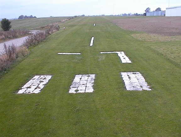 Runway Minus 7 at MÃ¥lÃ¸v Airstrip